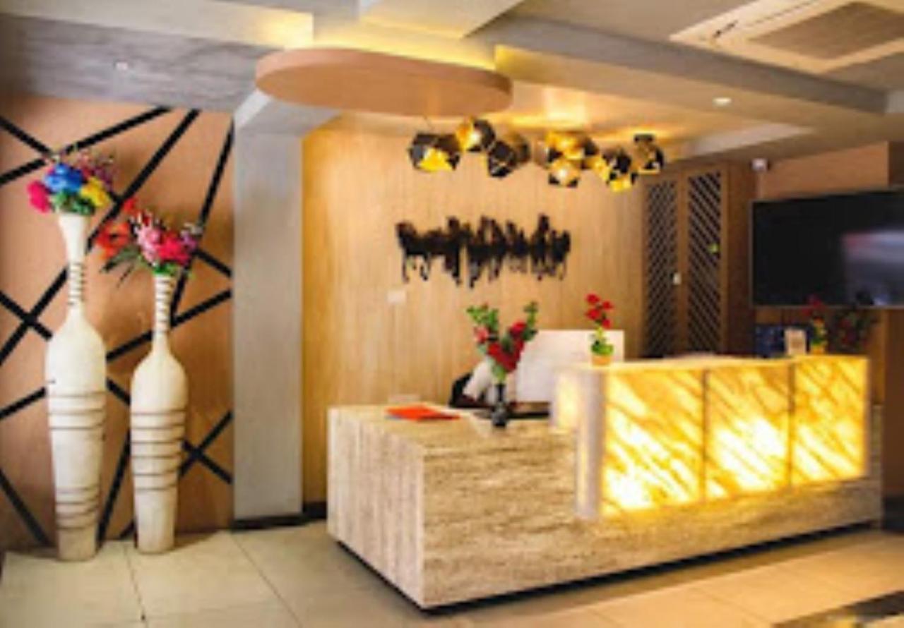 Hotel Raj Inn Bhubaneswar Exterior photo